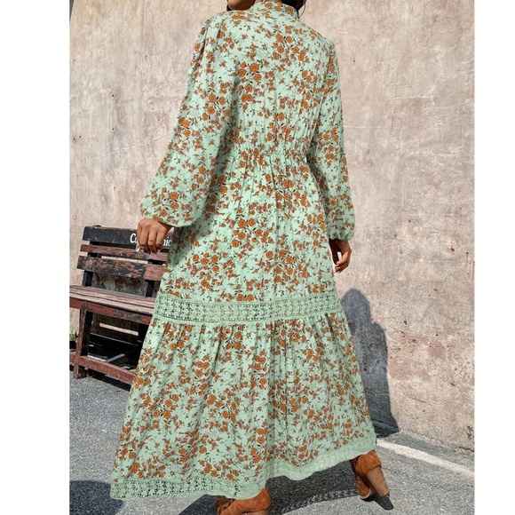 Plus Floral Print V neck Lace Insert Long Sleeve Maxi Dress - Picture 11 of 13